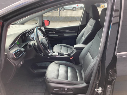 Used 2022 Chevrolet Bolt LT w/ Infotainment Package image 9