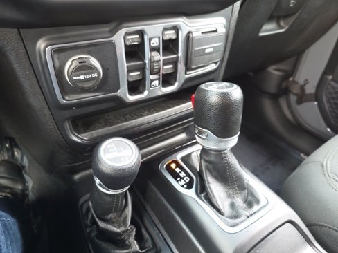 Used 2019 Jeep Wrangler Unlimited Sport S image 29