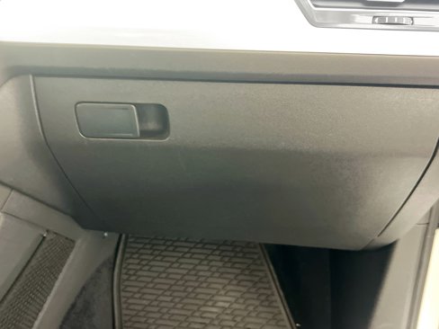 Used 2021 Volkswagen Tiguan S image 33