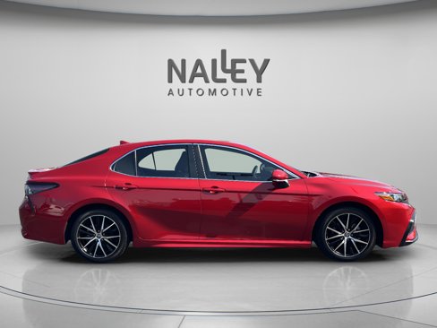 Used 2023 Toyota Camry SE image 6