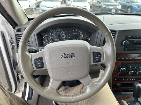 Used 2005 Jeep Grand Cherokee Limited image 23