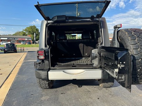Used 2012 Jeep Wrangler Unlimited Sahara w/ Connectivity Group image 5