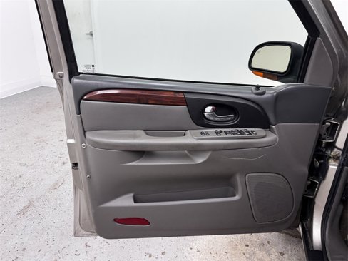 Used 2002 GMC Envoy SLT image 9