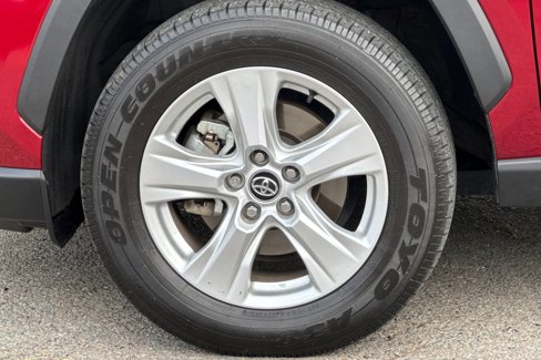 Used 2021 Toyota RAV4 XLE image 12