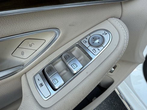 Used 2019 Mercedes-Benz C 300 4MATIC Sedan image 13