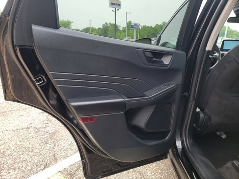 Used 2022 Ford Escape SE image 30