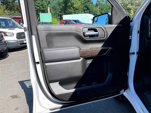 Used 2020 GMC Sierra 1500 SLE w/ SLE Value Package image 18