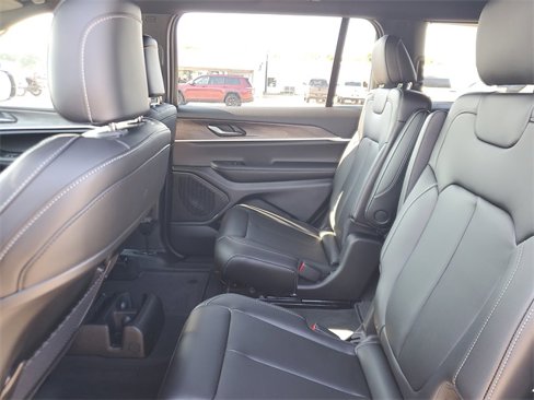 New 2025 Jeep Grand Cherokee L Limited w/ Black Appearance Package image 11