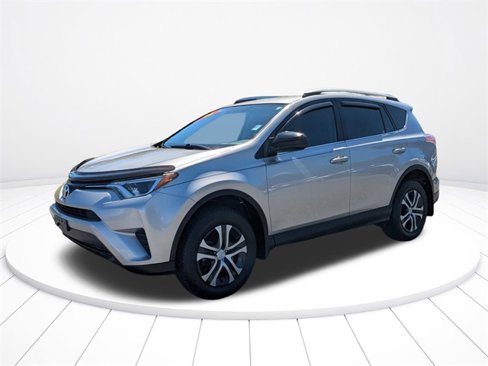 Used 2016 Toyota RAV4 LE image 7