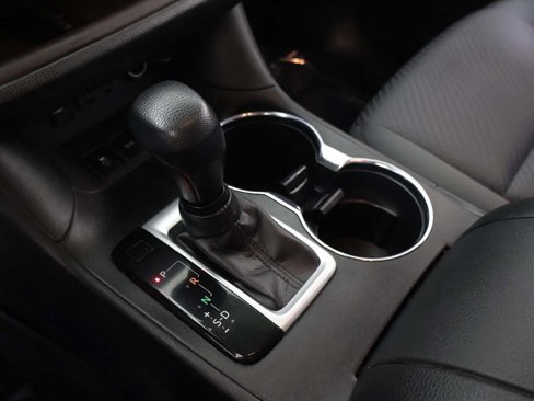 Used 2019 Toyota Highlander LE image 45