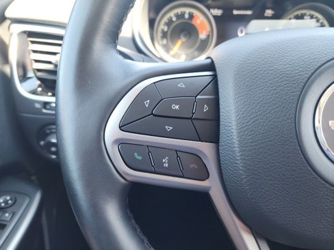 Used 2019 Jeep Cherokee Limited w/ Luxury Group image 33