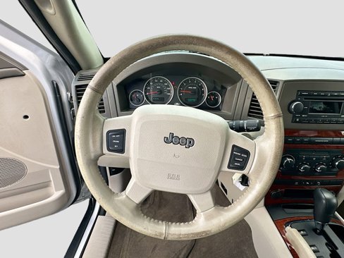 Used 2005 Jeep Grand Cherokee Limited image 11