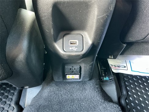 Used 2021 Jeep Renegade Latitude image 22