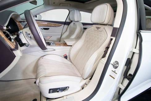 Used 2021 Bentley Flying Spur W12 image 37