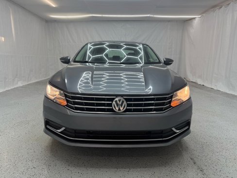 Used 2017 Volkswagen Passat 1.8T SE image 8