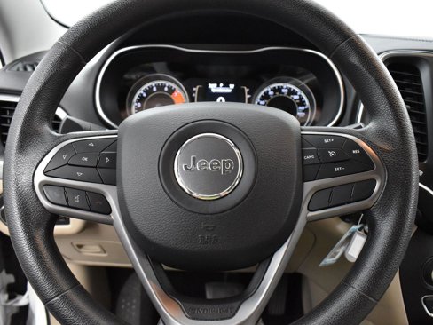 Used 2019 Jeep Cherokee Latitude w/ Popular Appearance Group image 15
