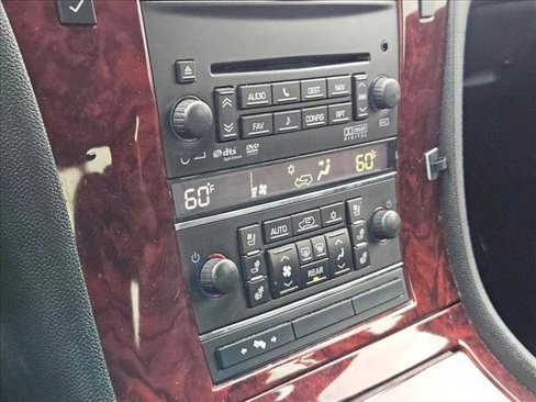 Used 2013 Cadillac Escalade 2WD image 16