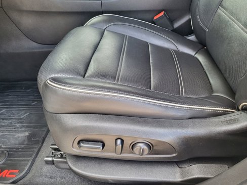 Used 2019 GMC Acadia Denali image 17
