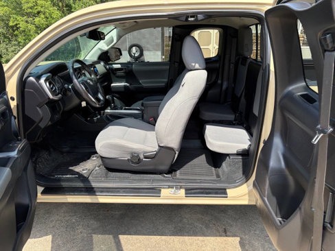 Used 2019 Toyota Tacoma SR5 image 8