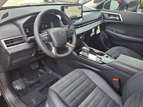New 2025 Mitsubishi Outlander SE image 12