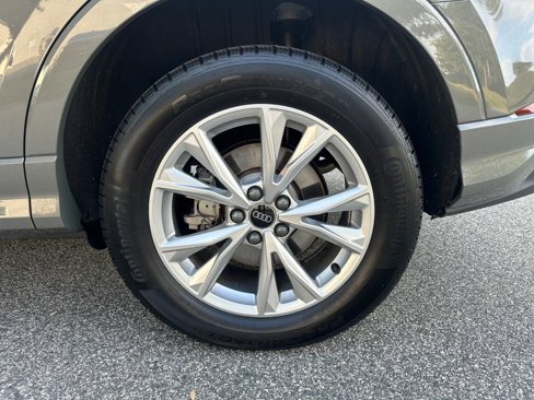 Certified 2025 Audi Q3 2.0T Premium Plus image 22