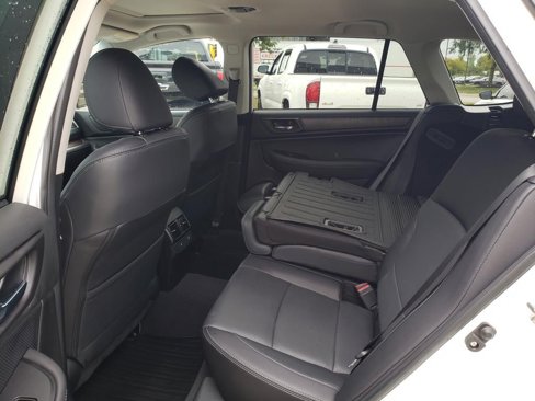 Used 2017 Subaru Outback 3.6R Limited image 19