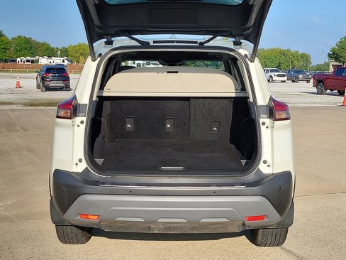 Used 2021 Nissan Rogue SV w/ Premium Package image 8