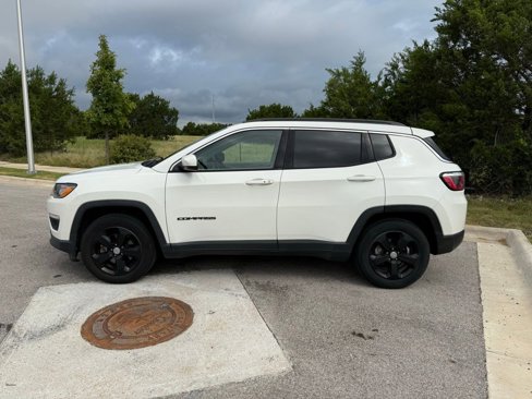 Used 2017 Jeep Compass Latitude image 9