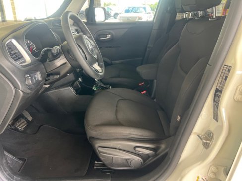 Used 2020 Jeep Renegade Sport w/ Sport Appearance Group image 14