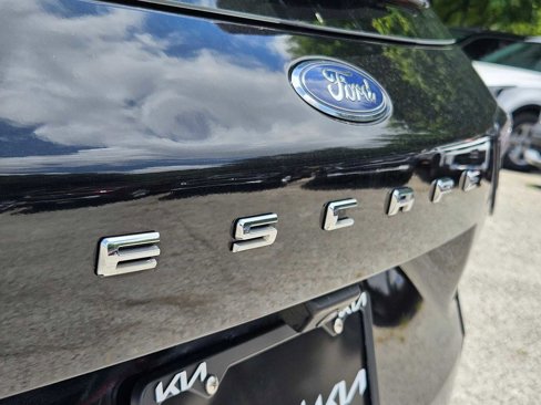 Used 2022 Ford Escape S image 12