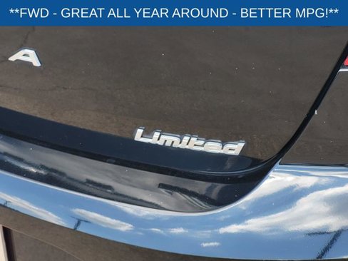 Used 2020 Hyundai Elantra Limited image 8