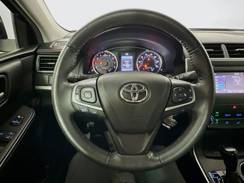 Used 2017 Toyota Camry SE image 11