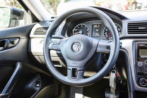 Used 2014 Volkswagen Passat 1.8T S image 18