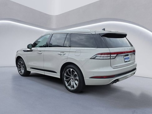 Used 2021 Lincoln Aviator Grand Touring w/ Elements Package Plus image 5