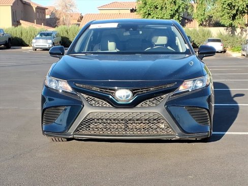 Certified 2019 Toyota Camry SE image 6
