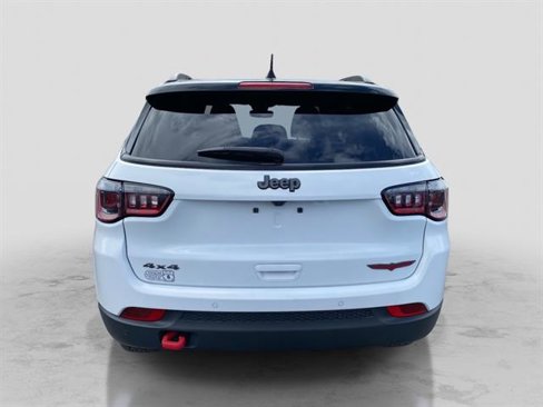 Used 2024 Jeep Compass Trailhawk image 4