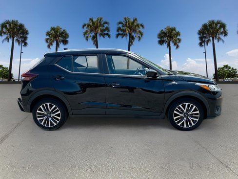Certified 2024 Nissan Kicks SV image 4