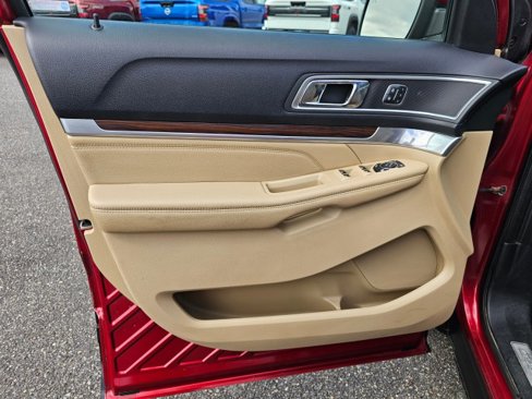 Used 2016 Ford Explorer Limited image 28