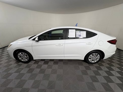 Used 2019 Hyundai Elantra SE w/ Cargo Package image 4