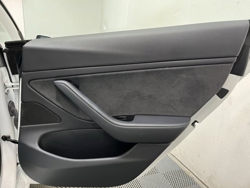 Used 2018 Tesla Model 3 Long Range image 16