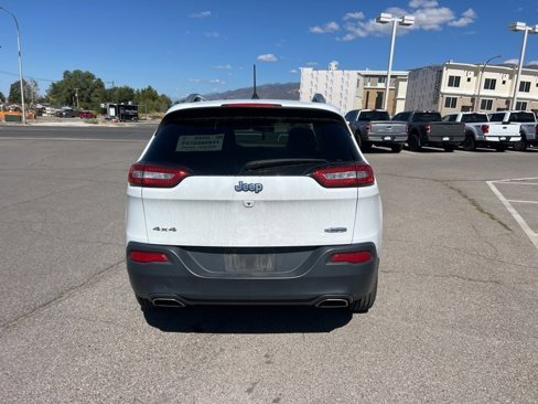 Used 2018 Jeep Cherokee Latitude Plus w/ Cold Weather Group image 8