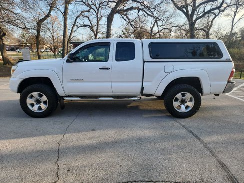 Used 2013 Toyota Tacoma 4x4 Access Cab w/ SR5 Pkg image 4