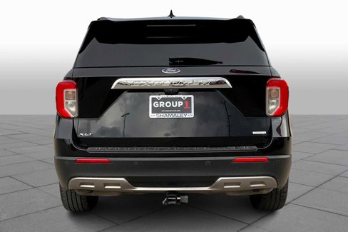 Certified 2020 Ford Explorer XLT w/ Equipment Group 202A image 4