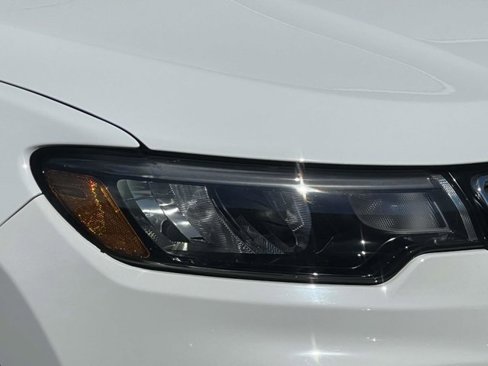 Certified 2022 Jeep Compass Limited image 7