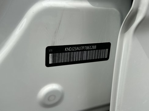 Used 2023 Kia Soul LX w/ LX Technology Package image 32