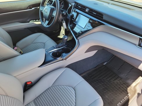 Used 2018 Toyota Camry SE image 15