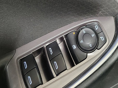 Used 2018 Chevrolet Malibu LT image 27