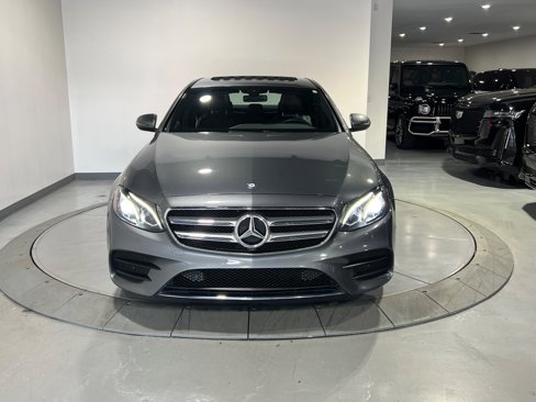 Used 2017 Mercedes-Benz E 300 4MATIC image 8