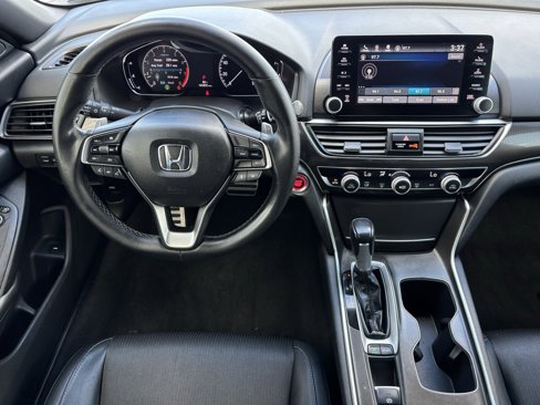 Used 2018 Honda Accord Sport image 3