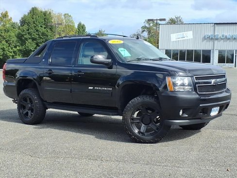 Used 2012 Chevrolet Avalanche LT image 2